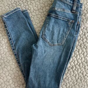 Madewell Curvy Roadtripper Skinny Jeans in Vinton Wash